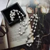 Hänge halsband qigo vit imitation pärla rosenkrans cross halalce för män kvinnor vintage heliga gral religiösa bröllop smycken