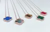 Vierblättriges Kleeblatt-Charm-Glücksarmband, Herz-Kristall-Anhänger-Armband, goldene Glieder, Valentinstag-Schmuck, Geschenk für Frauen
