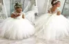 2020 New Empire midja Vintage Flower Girl Dress with Cap ärm9723873