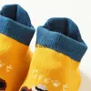 Детские носки LawAdka 0-3t Коттонные детские носки для девочек мальчики для новорожденных девочек мальчики для малышей против скольжения. Случайный короткий детский домашний носок H240508