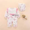 Pullover Lawadka 6-18m Spring Autumn Nowonarodzone dziewczynki Rompers i Hat 2PCS Zestaw Bawełniany Księżniczka Kwiatowe Obrania Kwiatowe 2021 Nowy H240508