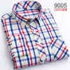 Plus Size S8XL MENS SHIRTS Långärmad mode Bomull Mjuk bekväm tunn röd rutig ung avslappnad social skjorta kläder 240117