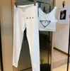 Kadın Trailtsuits Yoga Kıyafetler Dikişsiz Set Moda Tasarımcısı Spor Salonu Spor Giysileri Baskı Mektupları Sıradan koşu koşu nefes alabilen kadın beyaz ter sui