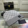 Outono e inverno esportes estilo designer gorro chapéu masculino e feminino boné de férias ao ar livre verificador metal carta impressão casquette