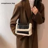 2024 Borse da sera Decorazione in pelliccia trapuntata invernale Borsa a tracolla in pelle scamosciata moda donna Borsa in sherpa stile classico