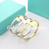 Modedesigner-Armband für Damen, Herz-Diamant-Armband, Buchstaben-Ohrringe mit Staubbeutel und Geschenkbox