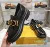 Designer Mocassini in pelle nera Scarpe casual Donna fiore marrone Scarpa elegante Ufficio Carriera sneaker di alta qualità piattaforma bianca Passeggiata all'aperto Scarpe basse regalo