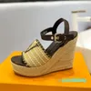 Sandales de styliste en cuir pour femmes, escarpins compensés, fond en paille, classiques pour dames, 2024