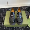 Platform loafers van topkwaliteit, leren instapschoenen met metalen strassgesp, luxe designer kledingschoenen, fabrieksschoeisel met doos