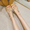Nowe letnie sandały damskie moda projekt kwiatowy w stylu koreański i ubrania robocze damskie butę płaskie duże rozmiar 41-43 240117