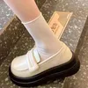 Vestido sapatos femininos verão calçados mocassins com saltos médios bonito dedo do pé redondo kawaii para mulher 2024 férias estilo coreano e deslizamento em um l