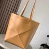 Designer kvinnors väska axel mode casual tote cowhide mode färg geometri väska vikar väska stor kapacitet shopping väska56