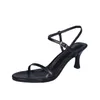 Sandalias de mujer 2024 nuevo verano correa de hombro ultrafina tacones altos tacones abiertos sexy sandalias de edición coreana 240117