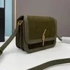 Bolsos de mujer de alta calidad Diseñadores de crossbody de lujo Bolso de dama Bolso cuadrado Monedero de cuero abrasivo Empalme Bolsas de hombro Carteras de letras de metal de alta capacidad