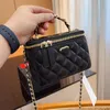 Borsa per trucco mini donna con cerniera Borsa per trucco 16CM Matelasse con catena regolabile Borsa a tracolla in pelle Borsa a tracolla retrò Borsa di lusso Porta carte Valigia Pochette pochette