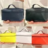 2024 Mulheres de alta qualidade Bolsa de cosméticos Bolsas de maquiagem de couro genuíno Make Up Box Large Travel Organizer Travel Bolsa de higieness Totes22815