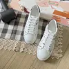 Casual schoenen merk designer schoenen retro reliëf leer veterschoenen mode trainer sport dames casual sport kleine witte schoenen