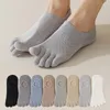 Calzini da uomo 1 paio Moda Open Toe Assorbimento del sudore Barca Cotone Traspirante Invisibile Caviglia Corto Elastico Uomo Calzino da dito