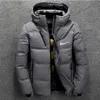 Herrjackor Mens Parka Big Windproof Waterproof Warm Down Jacket Mens Kort förtjockade Trendy White Duck Down Jacket T240117