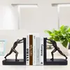 樹脂マンの装飾ブックエンドアンチスリップヘビーデューティブックエンド創造的なシンプルな装飾的な彫刻像のオフィスデスクスタディ240116