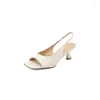 Sandalias Diseño elegante 2024 Cuero beige Mujer Cuadrado Punta abierta Verano poco profundo Tacones altos Fiesta de graduación Bombas Viento Rojo Sandalias Mujer