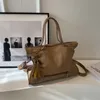 Borse a tracolla da donna all'ingrosso in fabbrica 5 colori borsa tote con rivetto personalità di strada borsa vintage litchi di grande capacità borsa semplice con nappa Joker 1603 #