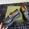 Platform loafers van topkwaliteit, leren instapschoenen met metalen strassgesp, luxe designer kledingschoenen, fabrieksschoeisel met doos