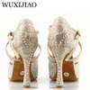 WUXIJIAO Holesale chaussures de danse latine dorées pour femmes chaussures de danse de style chaussures de salsa au design unique sandales en diamant 240116