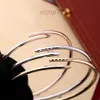 Nuovo braccialetto di design di lusso Bracciale per unghie più sottile da 3 mm Bracciale unisex di moda Bracciale per coppia Bracciale in acciaio al titanio dorato Gioielli Gif di San Valentino