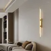 Lampa ścienna nowoczesne kreatywne paski LED LED salon sypialnia luksusowa dekoracja wnętrz miedziana akrylowa oświetlenie oświetlenia