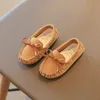 Barn loafers barn läderskor pojkar flickor slipon moccasins skor med bowtie klassiker 2023 vårens höstlägenheter avslappnad 240117