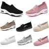 2024 Vinterkvinnor Skor Vandring Running Soft Casual Flat Shoes Versatile Black White Bekväm tränare Tjock botten stor storlek 36-41