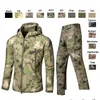 Taktiska jackor Softshell utomhusjacka byxor Set Woodland Hunting Shooting Clothing Tactical Camo Coat Combat Camouflage Windbreak Dhamj