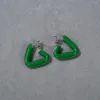 Ohrhänger mit grüner Emaille und dreieckigem Creolen aus 18 Karat vergoldetem Sterlingsilber