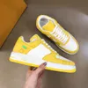 Designer casual skor män abloh sneakers virgil 1s 1 kalv läder sneakers fashionabla kvinnor vit grön röd bokstäver tjock sula snör upp låg topp sneakers