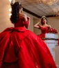 2024 Bourgogne Sexy Quinceanera klänningar från axelpaljetterade spetsapplikationer kristallpärlor paljetter söt 16 festklänning vestidos de 15 prom party klänningar