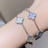 Van Clover Bracciale a quattro foglie in oro oro oro placcato 18k rosa in oro rosa viola midollo a cinque bracciale floreale per donne versatili di moda di lusso leggero