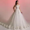 Kości słoniowej sukienki ślubne Białe suknie ślubne A Line O-Neck Long Rleeve Applique z Kościa 3D Kwiki kwiatowe
