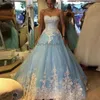 Vestido de novia gótico azul retro 2024 Sexy Sweetheart Una línea Apliques blancos Tren de barrido Vestidos de novia elegantes Jardín bohemio Iglesia Mariee Vestios de Novias