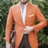 Mäns kostymer 2024 Summer Orange Men blazer med grå byxor för bröllopsfest middag prom tuxedos kostym scen slitage (jacka byxor)