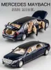 Carro elétrico / RC 1 32Mercedes-Benz Maybach S650 Modelo de carro em liga metálica Carro de brinquedo infantil Versão estendida de seis portas Simulação de modelo de carro coleção presenteL231223