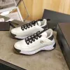 Piattaforma di scarpe casual di lusso a pizzo di lusso Designer Fashion Girl Tennis Run Scarpe Allenatore di basket piatto per camminata all'aperto con scatola Nuova Stile Sneaker in pelle