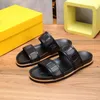 Zapatillas de diseñador para hombre Sandalias de moda de cuero de verano Zapatos de playa casuales y cómodos para hombre Presentación de diapositivas del hotel Zapatillas suaves Vacaciones junto al mar Chanclas con caja