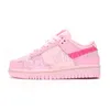 2024 TOP OG BABY KIDS SNEAKERS DESIGNER PANDA RUNNINGskor PANDAS SVART VIT HOMPER Fruktig Pebble Triple Pink University Blue Jogging Walking Platform Trainers