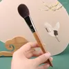 Pincéis de maquiagem H172s Professional Handmade Soft Saikoho Goat Hair Flat Round Blush Brush Ebony Handle Make Up