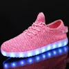 Kinderen Volwassen Schoenen 7 Kleurrijke Led-verlichting Mannen Vrouwen Ademende USB Oplaadbare Fluorescerende Lichtgevende Sneakers Maat 3546 240117