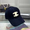 Sprężynowe czapki Corduroy Big Letters Embodery Baseball Cap for męs