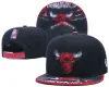 Fashion Snapbacks قبعات مجهزة جميع الفرق شعار تطريز كرة القدم القطن
