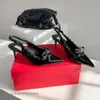 Wieczór Valent Slingback Studs Vbuckle Buty Rock Bow Lady Pump Early Spring Nowy klasyczny Nit Sandały Wysokie Obcasy Women Cienkie koronkowe buty