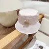 Luxury Fisherman Hats Pearl Letter Satins Bucket Hats Women Men Designer Fit Fisherman Caps Outdoor Visor Snapback Stingy Brim Hat